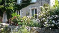 4 Maisonette-Ferienwohnungen in restauriertem Natursteinhaus in einem idyllischen Dordogne D�rfchen
