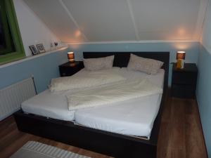 Haus gr&uuml;n: Schlafzimmer oben rechts