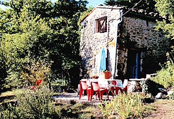 Ferienhaus in Viens       GPS:  L 5� 34' 45' O, B: 43� 53' 24' N