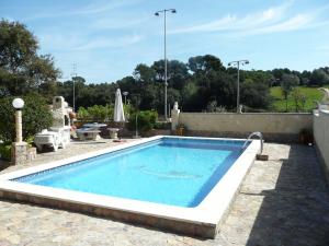 Das Ferienhaus verf&uuml;gt &uuml;ber einen 4 x 8 m Pool.