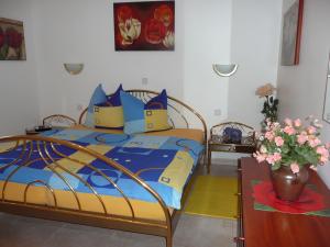 Schlafzimmer 2 obere Wohnung