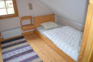 Schlafzimmer in Obergeschoss mit 2 Betten