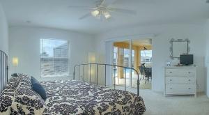 Schlafzimmer Master mit Poolblick