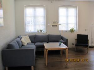 Wohnzimmer mit Ecksofa