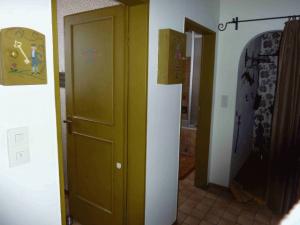 Tueren Toilette u Bad