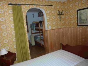 Doppelschlafraum mit Doppelbett