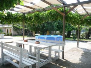 Garten mit Kinderpool