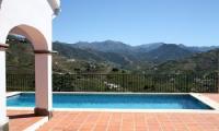 Luxuri�ses Ferienhaus 5 Gehminuten von Souillac mit  eigenem Pool  und Aussicht �ber die Dordogne.