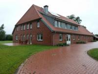 Wohnung 200 qm, 2 Schlafzimmer, Terrasse und gro�er Garten