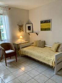 Clôt du soleil OG: Empore mit Tagbett