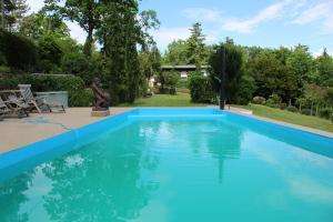 Unser beheizter  Pool mit Eifelsicht