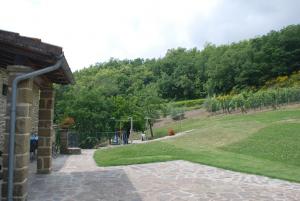Wiese rund um die Villa