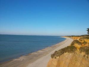 unweit liegt der nächste Strand 'La Mine d'Or'