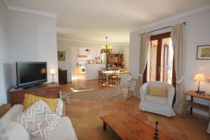 Mallorca: Grosszügiges Ferienhaus mit Pool, Garten und Klimaanlage in den SZ bei Santanyi, Balearen.