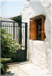 Das urige Ferienhaus (Kamara-Haus) in Mirthios an der Südküste Kretas bietet Platz für 6 Personen.