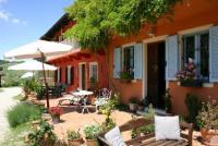 Urlaub in Italien: Ferienhaus im Herzen des weinkulinarischen Piemont am Canale d'Alba zu mieten