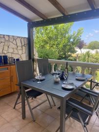 Terrasse hinten zur Süd-Westseite