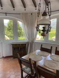 Turmzimmer mit Blick ins Tal