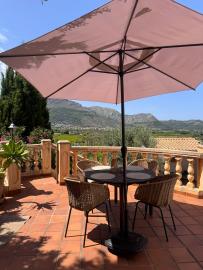 Blick von der großen Terrasse auf das Orangental