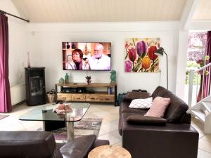 Wohnzimmer mit Kamin