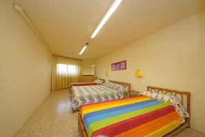 Große Schlafzimmer für 4 Pers, im Untergeschoss