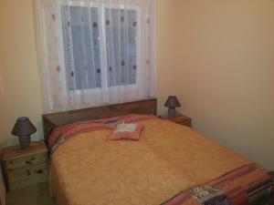 Schlafzimmer mit Doppelbett 160 x 200
