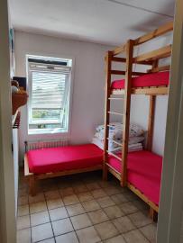 Kinderzimmer mit stabilem Hochbett