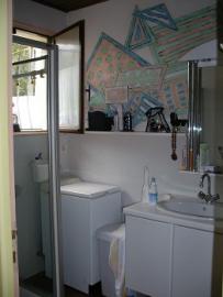 Badezimmer (Dusche, Waschmaschine) (EG)