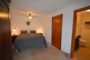Schlafzimmer mit Bad