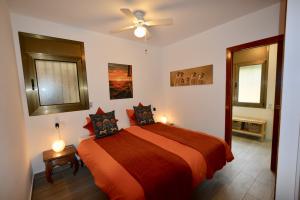 Schlafzimmer Obergeschoss mit Badezimmer