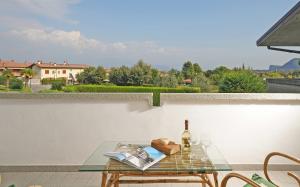 Private Balkon mit Blick auf die Rocca di Manerba