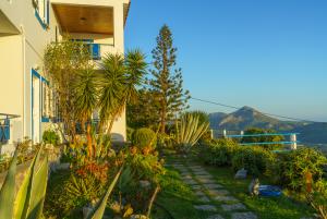 Garten um Wohnungen herum