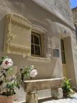 Gastfreundliches Ferienhaus geschmackvoll restauriert mit Sonnenterrasse im Herzen der Provence.