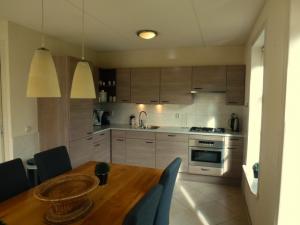 Ferienhaus am Deich in Nordholland Wiringherland mieten - 50 m vom Meer entfernt, Haustiere erlaubt