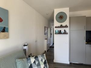 Blick vom Wohnzimmer in den Flur