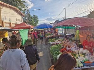 Regionaler Markt in Dan Khun Tot